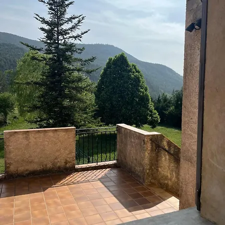 Grande Maison, Jardin, Terrasse, Animaux Bienvenus Apartment Moriez